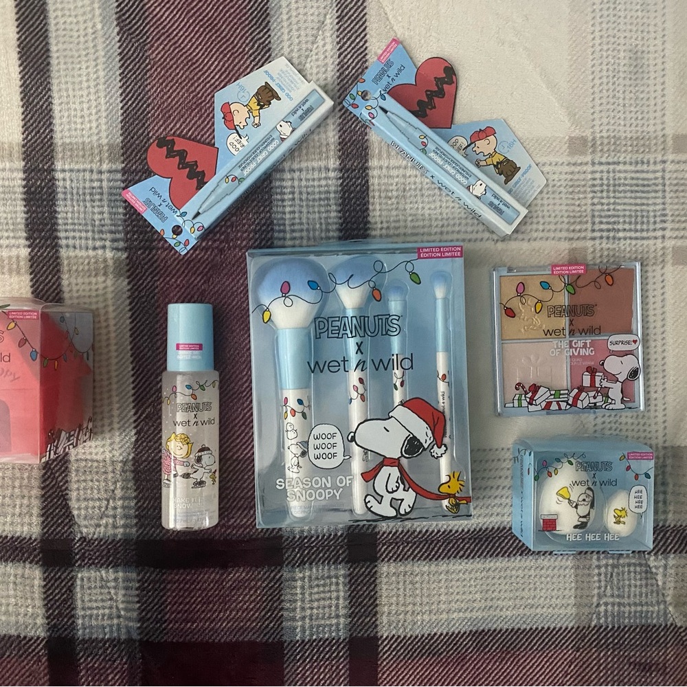 Wet and Wild X Peanuts “ Season of Snoopy” Makeup Bundle